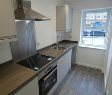 Semi-detached house to rent on - Photo 3