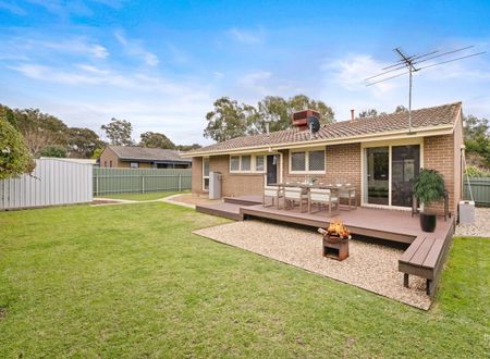 Comfortable Family Home - Photo 5
