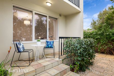 4/102 Oakleigh Rd, Carnegie VIC 3163 - Apartment For Rent | Domain - Photo 3