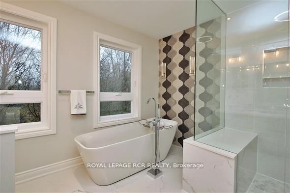 For Lease - 5 Tannery Creek Crescent, Aurora, Ontario - Photo 1