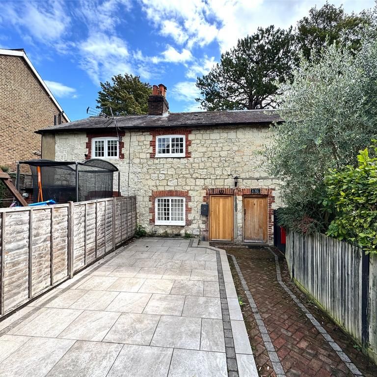 2 bedroom terraced house to rent - Photo 1