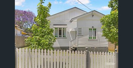 Charming Cottage Awaits You ! - Photo 4