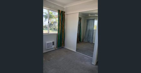 2 bedroom townhouse available immediately! - Photo 3