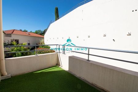 Location Appartement 2 pièces 45m² ST LAURENT DU VAR 06700 - Photo 2