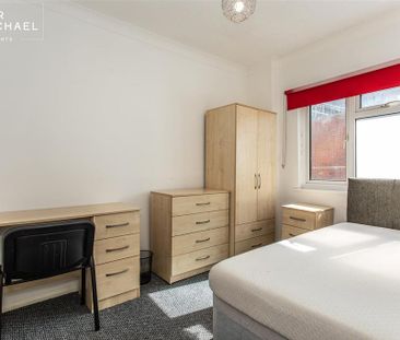 4 bedroom terraced house to rent - Photo 4