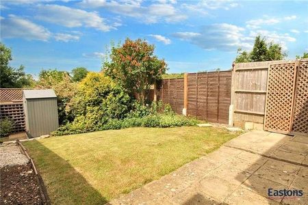 Morston Close, Tadworth, Surrey, KT20 - Photo 2