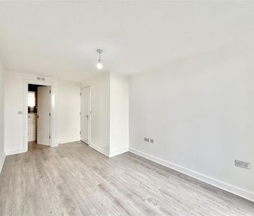 2 bedroom property to rent - Photo 4