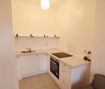 1 Bed, First Floor Flat - Photo 2
