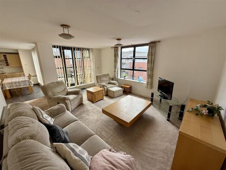 3 bedroom penthouse to rent - Photo 5