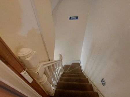 2 Bed Flat, Bedford Road, IG1 - Photo 4