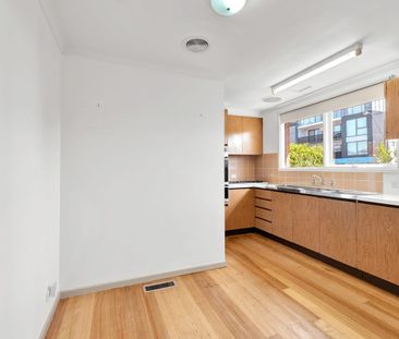 Spacious Single Level Villa - Photo 5