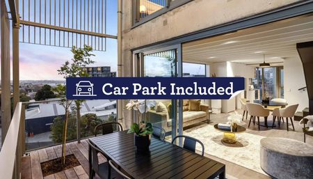 Exclusive Apartment With 3x Secure Parking - Photo 4