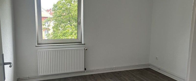 Frisch-sanierte 2-Zimmer-Wohnung mit Blick ins Grüne - Photo 1