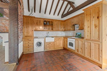 2 bedroom barn conversion to rent - Photo 5