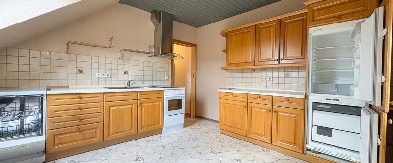 Dachgeschosswohnung am Roten Mühlenweg mit Kaminanschluss zu vermieten - Photo 1