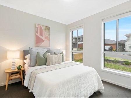 Near New Modern Family Home - Photo 3