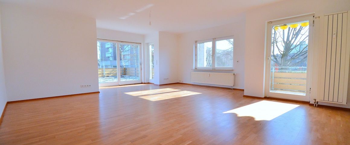 Wohnen mit Komfort: Großzügige 3,5-Zimmer-Wohnung mit Terrasse und Loggia - Photo 1