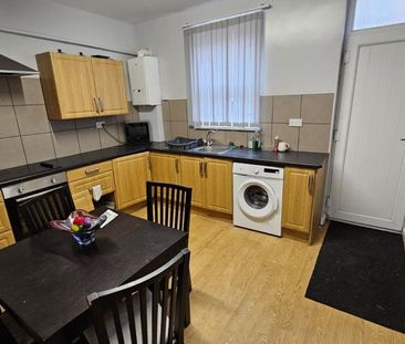House share to rent - Photo 1