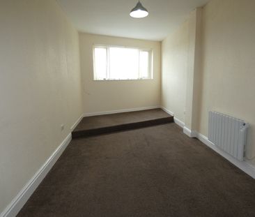 Lytham Road Flat 2 - Photo 2