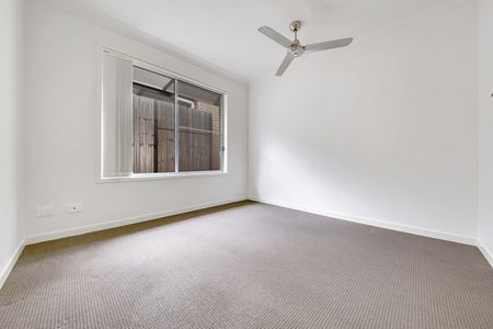 LOOKS GOOD, FEELS GREAT! IDEAL LOW MAINTENANCE 4 BEDROOM RESIDENCE - Photo 5