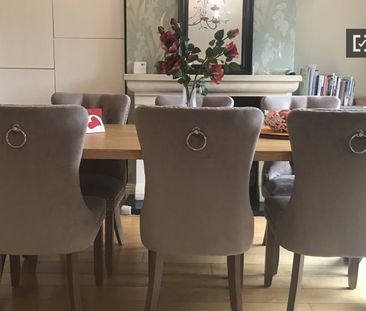 Large room for rent in a 5 bedroom family home in Rathcoole - Photo 3