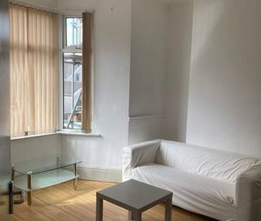 Large First Floor Double – Cromwell Street - Photo 6