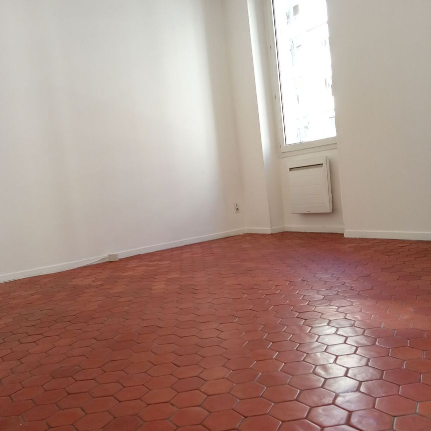 Appartement 2 pièces 38m2 MARSEILLE 8EME 650 euros - Photo 1