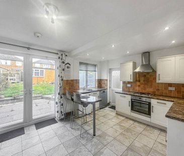 2 bedroom semi-detached house to rent - Photo 6