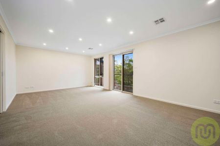 Family Home in Peaceful Location with Mountain Views - Photo 5