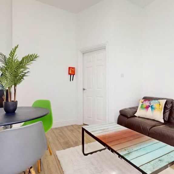 3 bedroom flat to rent - Photo 1