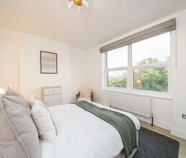 4 bedroom flat to rent - Photo 3