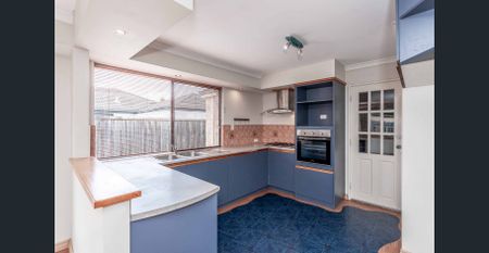 42 Valinco Avenue, Ellenbrook, WA 6069 - Photo 2