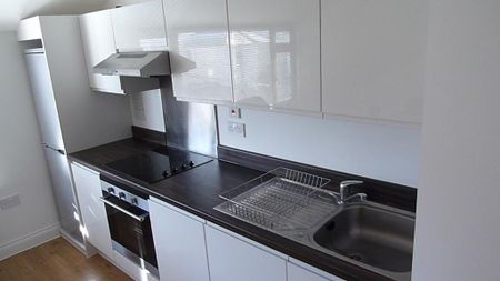 Studio to rent - Photo 3