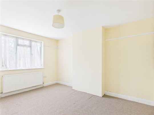 Church Drive, NW9, Middlesex - Photo 1