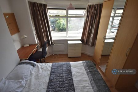 2 bedroom maisonette to rent - Photo 5