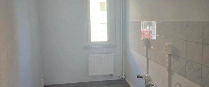 Renovierte 2 -Raumwohnung im Hochparterre + Balkon + Tageslichtbad - Foto 1