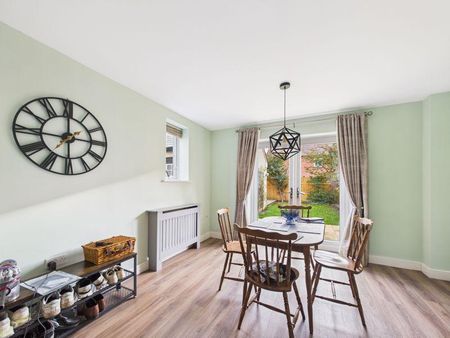 3 bedroom semi-detached house to rent - Photo 2