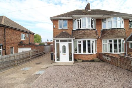 3 bedroom semi-detached house to rent - Photo 3