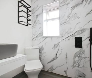 4 bedroom semi-detached house to rent - Photo 5