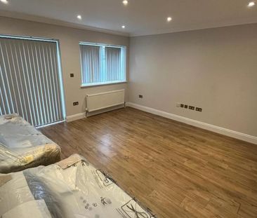 3 bedroom end of terrace house to rent - Photo 3