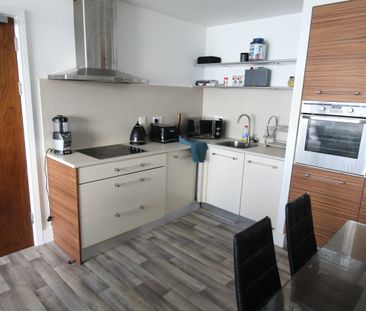 £925 PCM, Water Bills Included, Spacious Modern One Bedroom 2nd Flo... - Photo 1