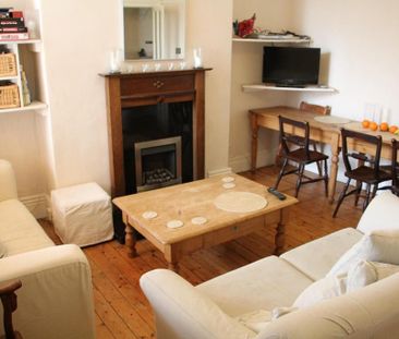 5 bedroom semi-detached house to rent - Photo 1