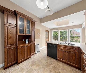 For Lease - 100 Roxborough Road, Newmarket, Ontario - Photo 1
