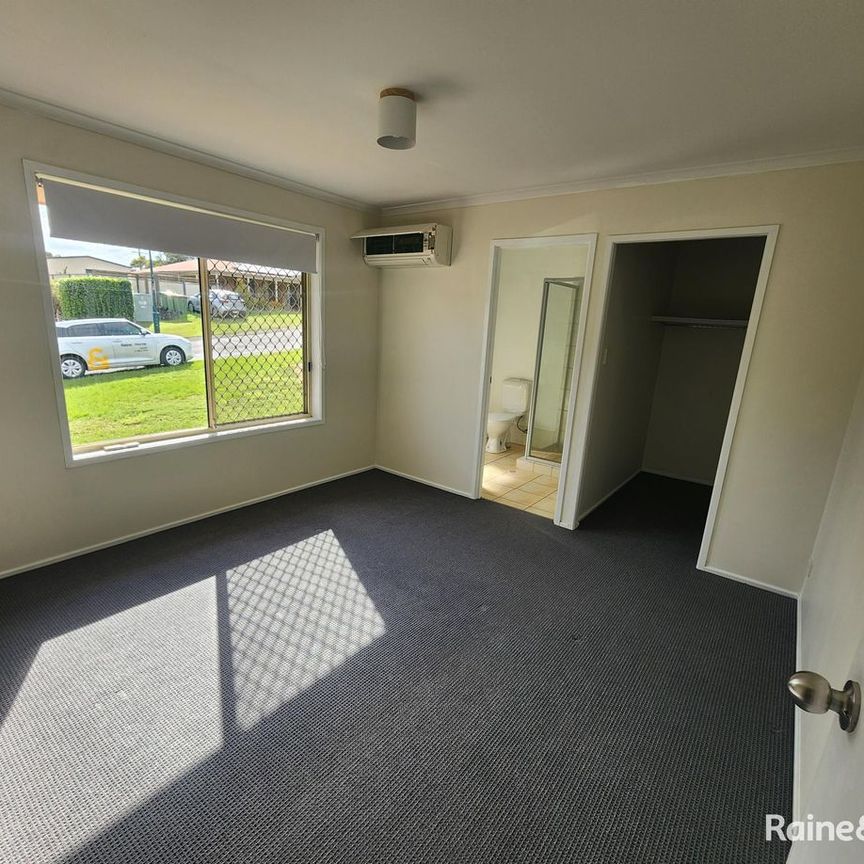 4 Bed Family Home - Photo 1