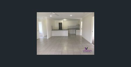 SPACIOUS AIR-CONDITIONED FAMILY HOME - Photo 5