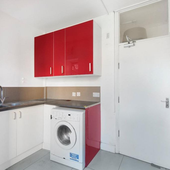 3 bedroom flat to rent - Photo 1