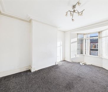 3 bedroom flat to rent - Photo 2