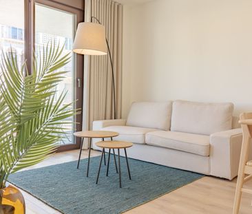 Middle Floor Apartment in Estepona - Photo 2