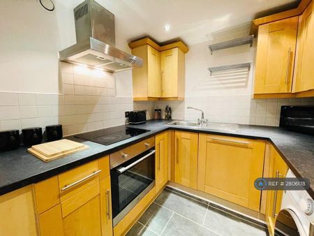 2 bedroom flat to rent - Photo 5