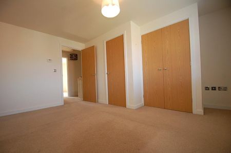 2 bedroom end of terrace house to rent - Photo 3